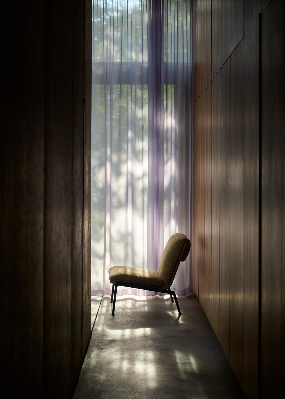 Muno Lounge Chair LN18